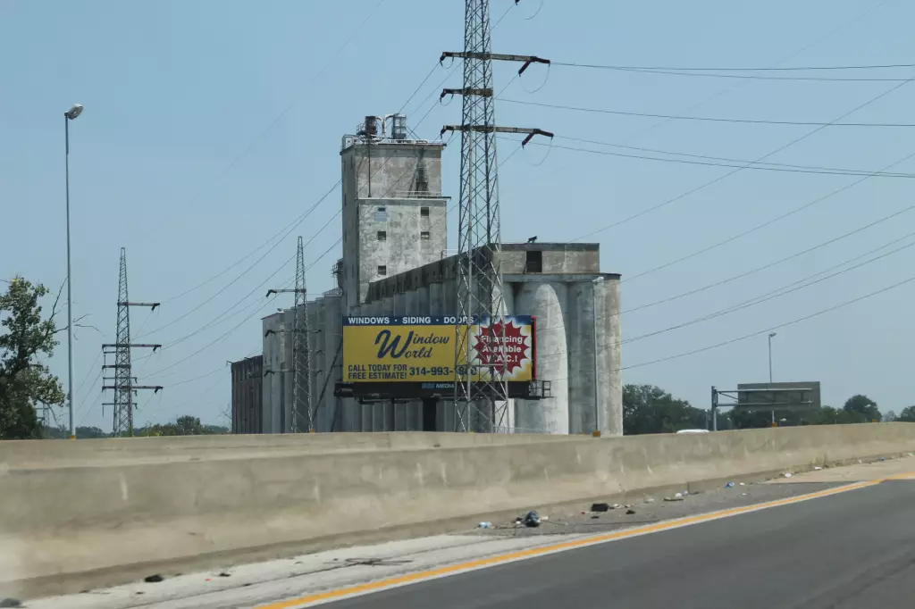 I-70 0.25 mi E/O Kingshighway Avenue NS, W/F