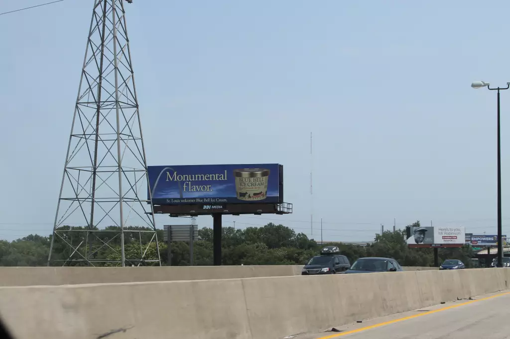 I-55/I-64 2.5 mi W/O I-55/I-64 merge NS, W/F