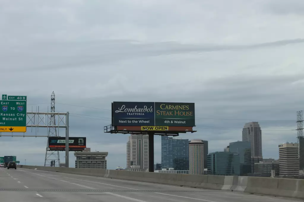 I-55/I-64 2.4 mi W/O I-55/I-64 merge NS, E/F