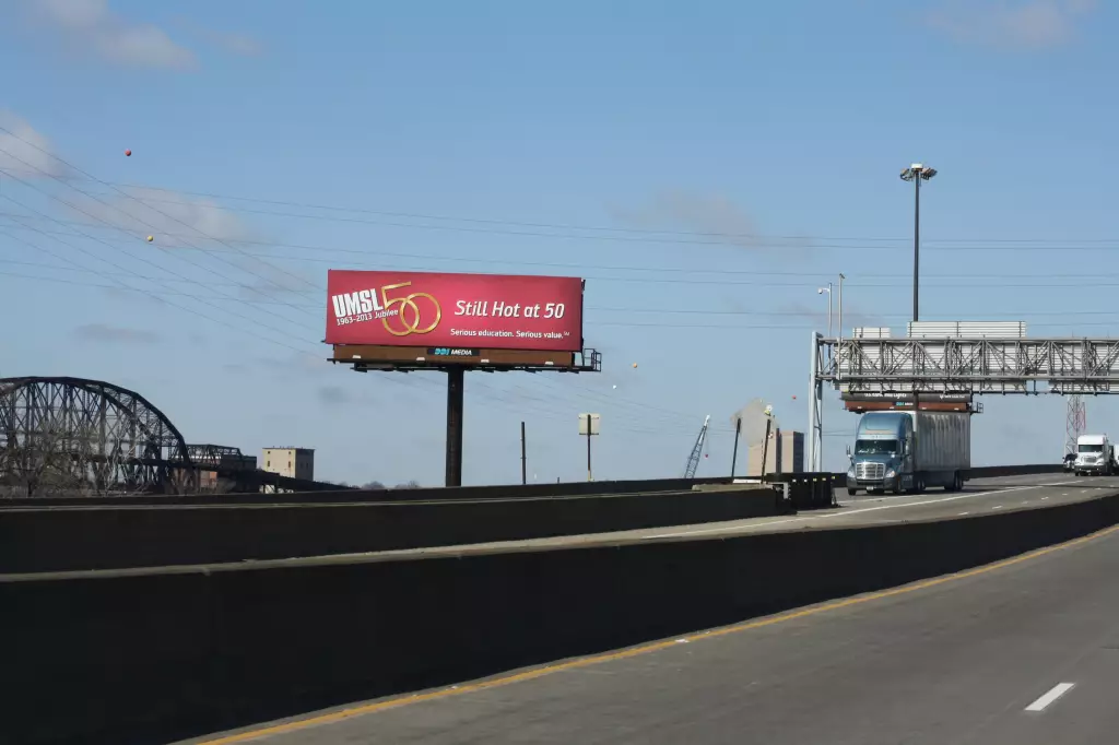 I-55/I-64 0.3 mi E/O Illinois/Missouri State Line SS, E/F
