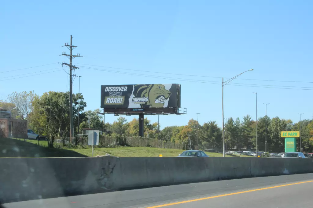 I-70 0.3 mi W/O intersection with Airport Exit #236 SS, E/F