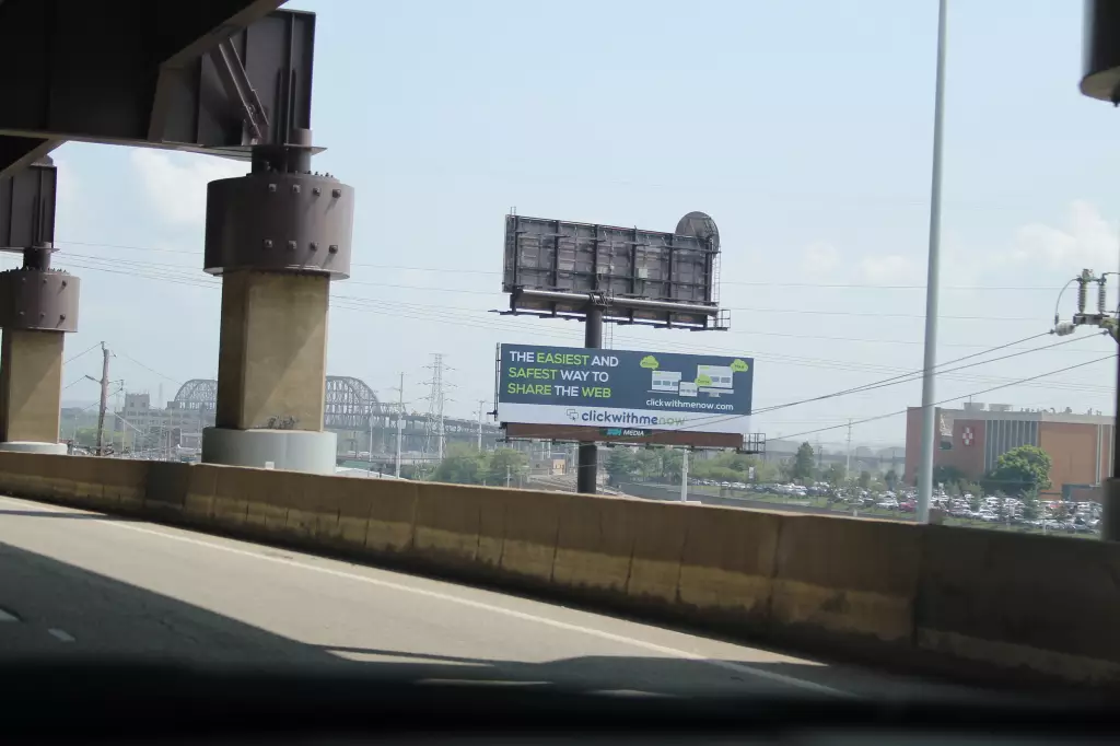 Hwy 40 1 mi E/O Jefferson Avenue Overpass SS, W/F