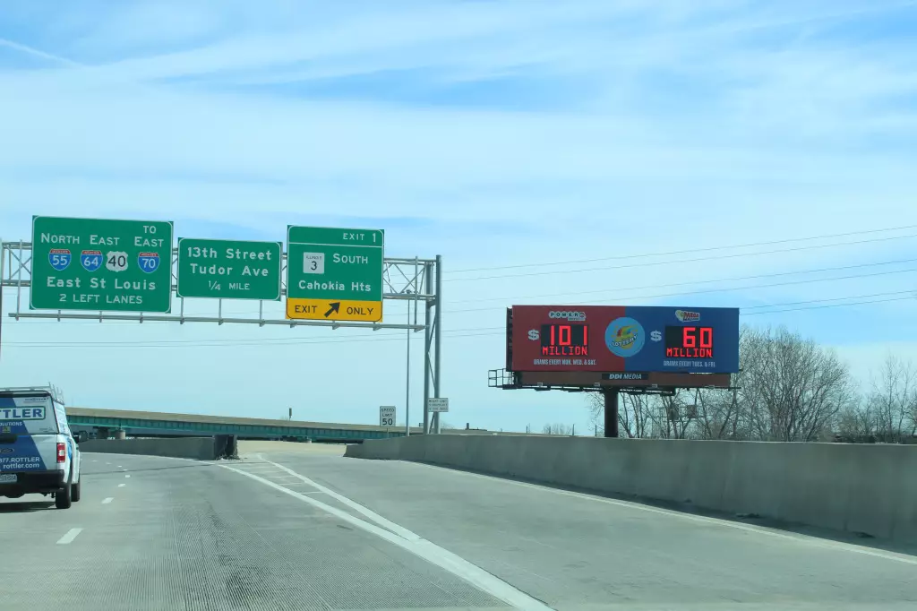 I-55/I-64 0.5 mi E/O Illinois/Missouri State Line SS, W/F
