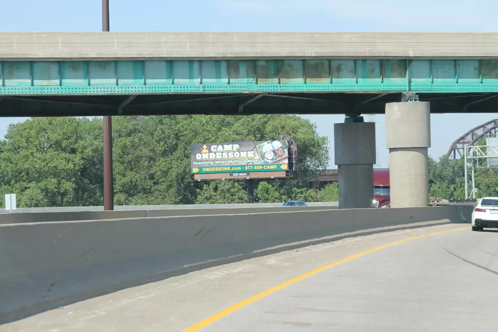 I-55/I-64 0.5 mi E/O Illinois/Missouri State Line SS, E/F
