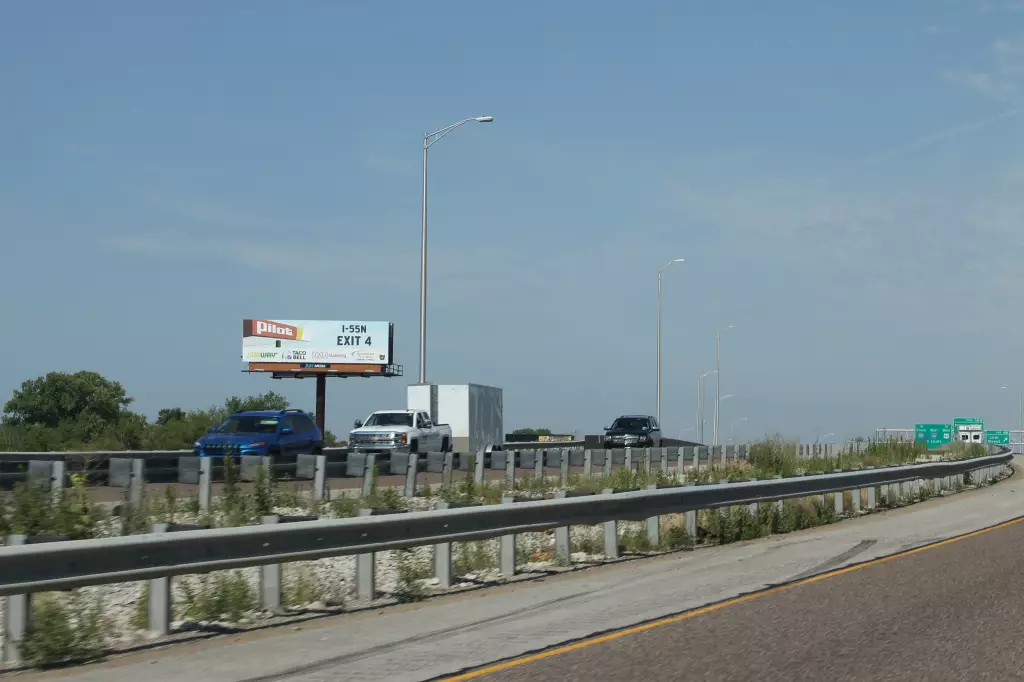 I-64 0.3 mi E/O 25th Street Exit SS, E/F