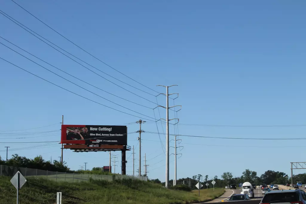 I-170 0.2 mi N/O Olive Blvd ES, N/F