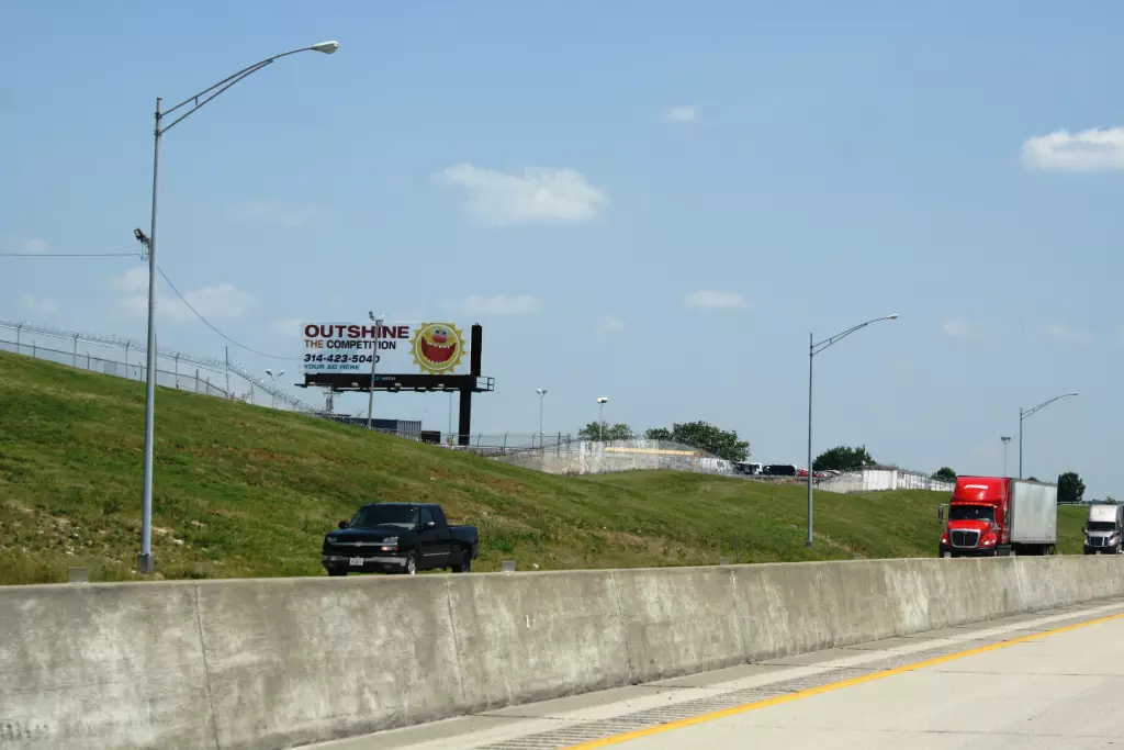 I-255 1.3 mi W/O Telegraph Road Overpass NS, W/F