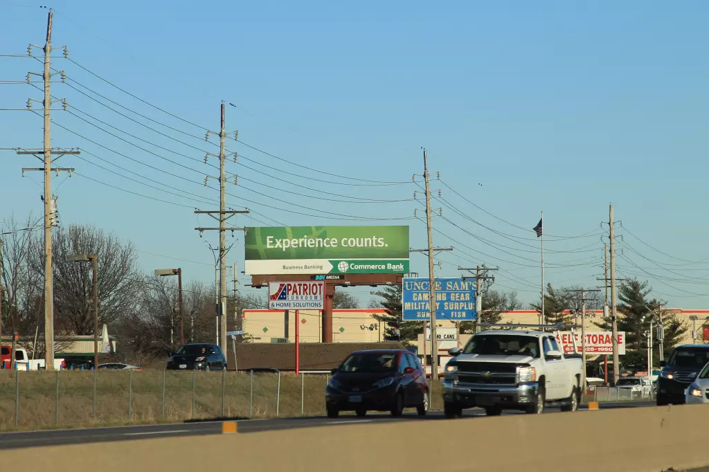 I-70 0.25 mi W/O Cave Springs Exit NS, W/F