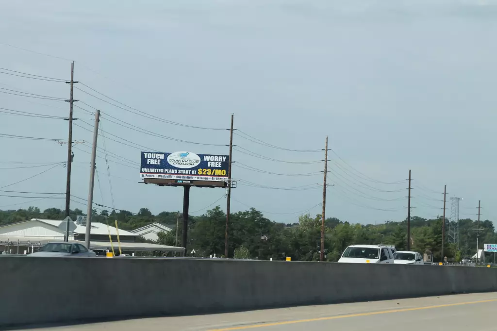 MO-364/MO-94 1.6 mi E/O Mid Rivers Mall Dr. overpass SS, N/F