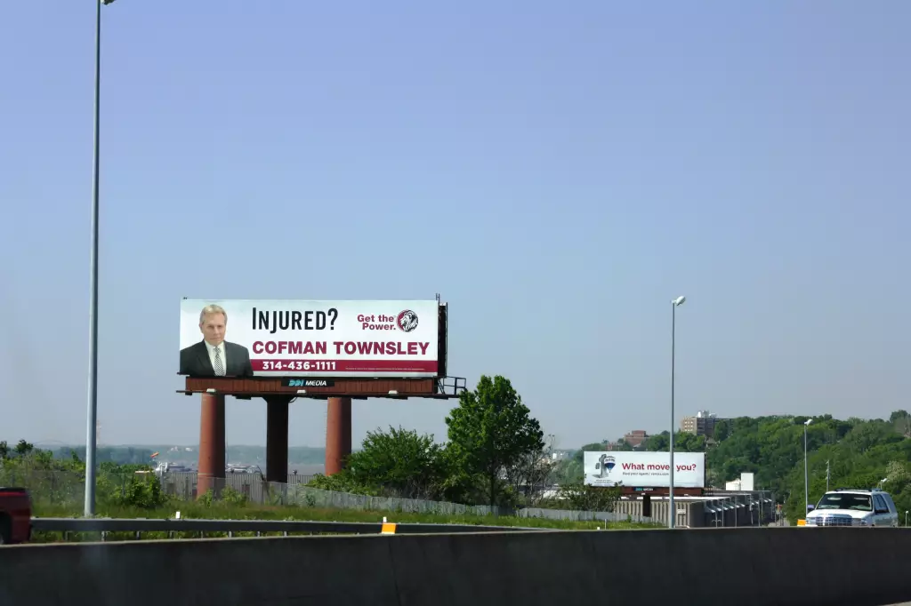 I-55 0.875 mi N/O 4500 South Broadway Exit ES, N/F