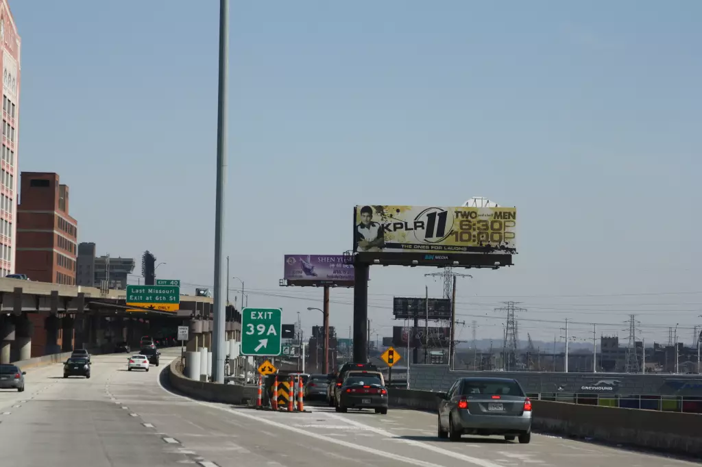 Hwy 40 0.8 mi E/O Jefferson Avenue Overpass SS, W/F