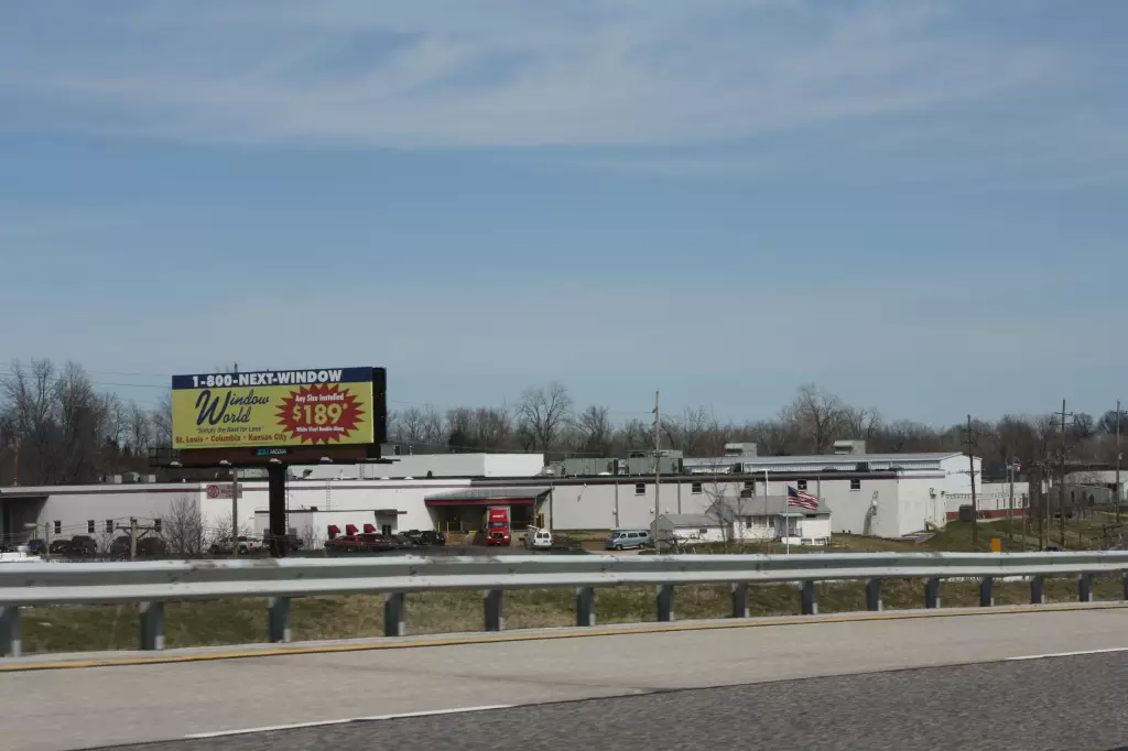 I-55 0.7 mi N/O Lindbergh Blvd WS, S/F