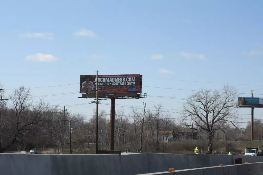 I-55/70 0.4 mi E/O I-55/70/64 split SS, E/F