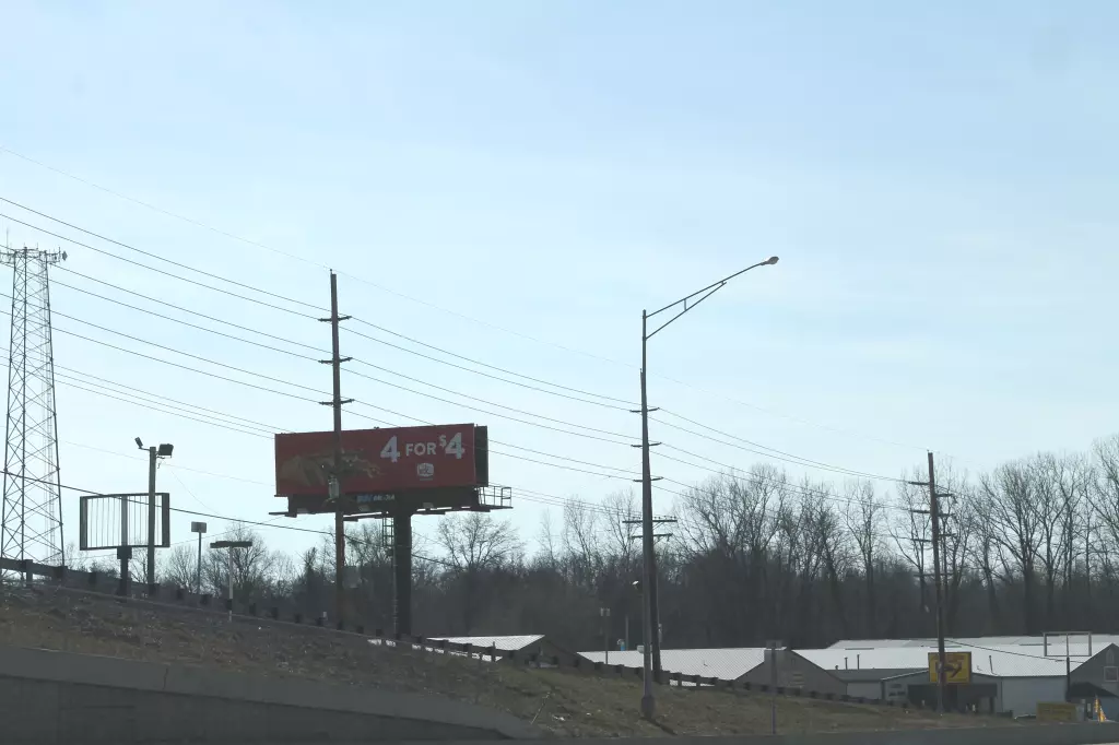 MO-364/MO-94 1.3 mi E/O Mid Rivers Mall Dr. overpass SS, N/F