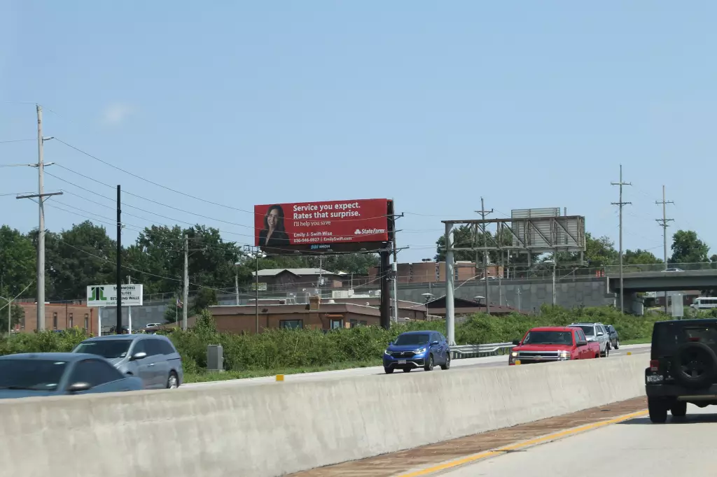 I-70 0.6 mi W/O Hwy 94, Exit 228 NS, W/F