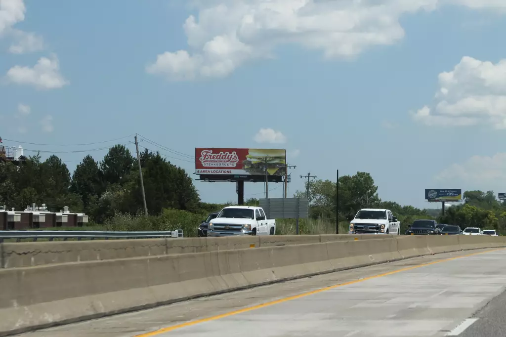 I-70 1.1 m E/O Lake St. Louis Exit NS, W/F