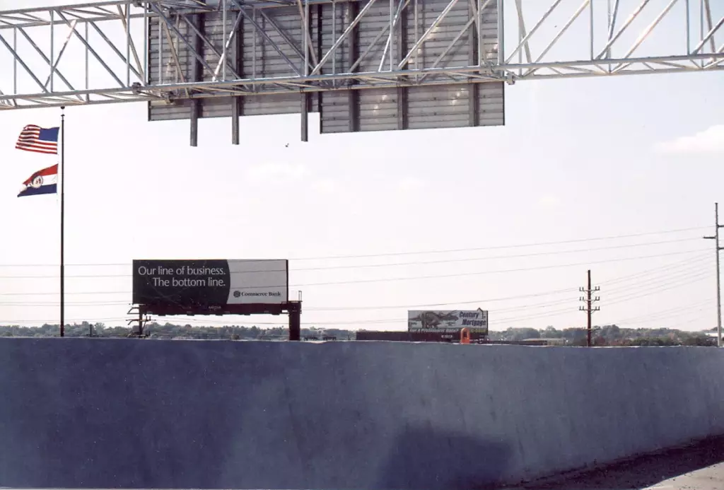 Page Avenue 0.4 mi E/O West Point Center/Ball Drive SS, E/F