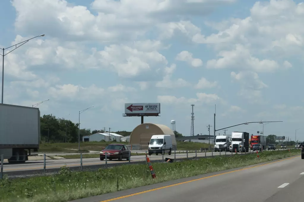 I-70 0.25 mi E/O Foristell exit SS, E/F