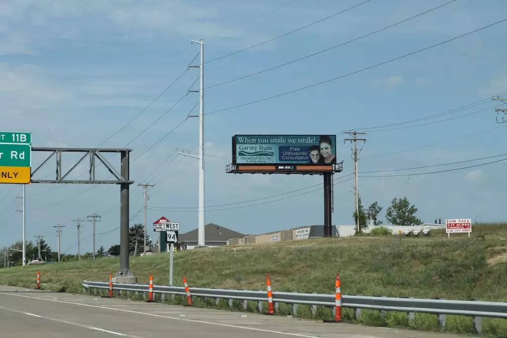 MO-364/MO-94 0.5 mi W/O MO-364/MO-94 merge NS, N/F