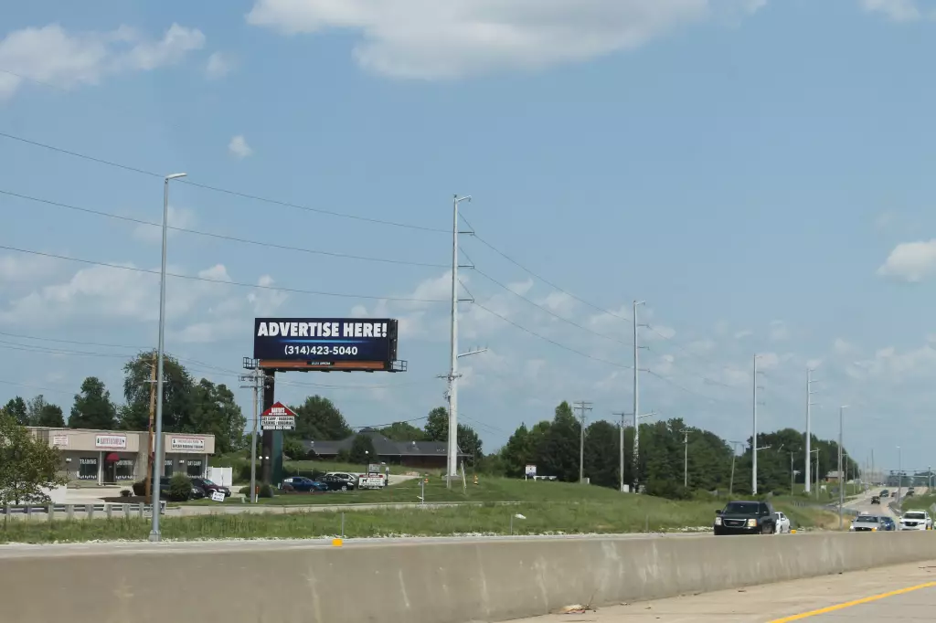 MO-364/MO-94 0.5 mi W/O MO-364/MO-94 merge NS, S/F