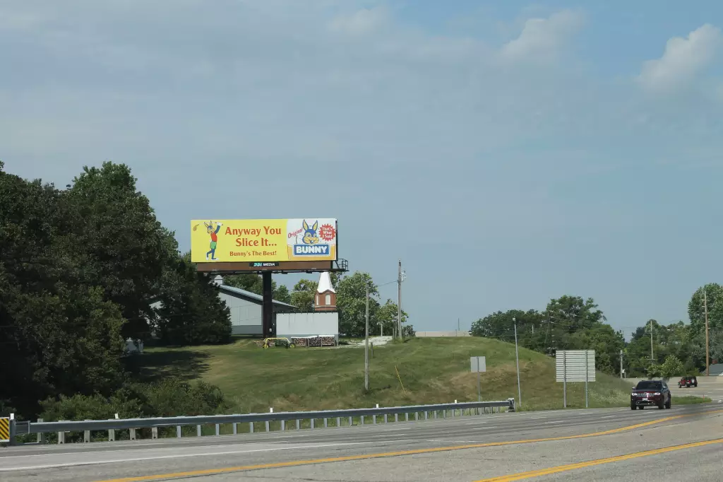 MO-94 0.3 mi N/O Hwy 40/I-64 ES, N/F