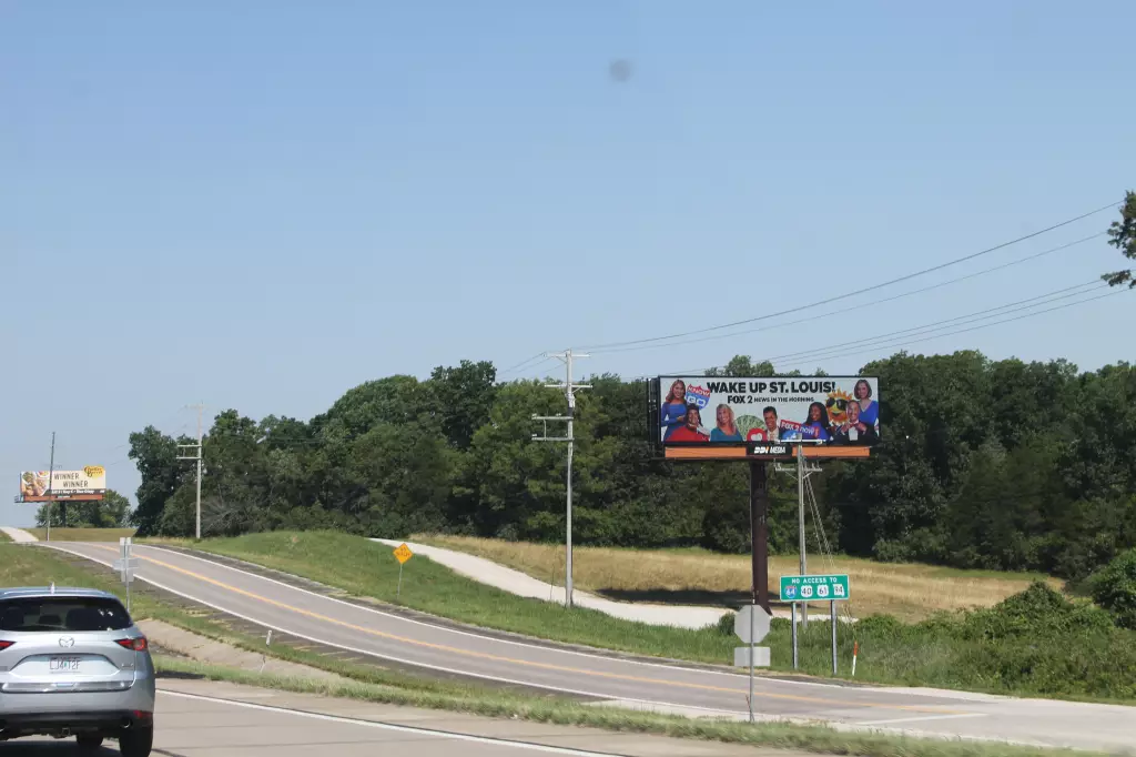 Hwy 40 1900 ft E/O Hwy 94 NS, E/F
