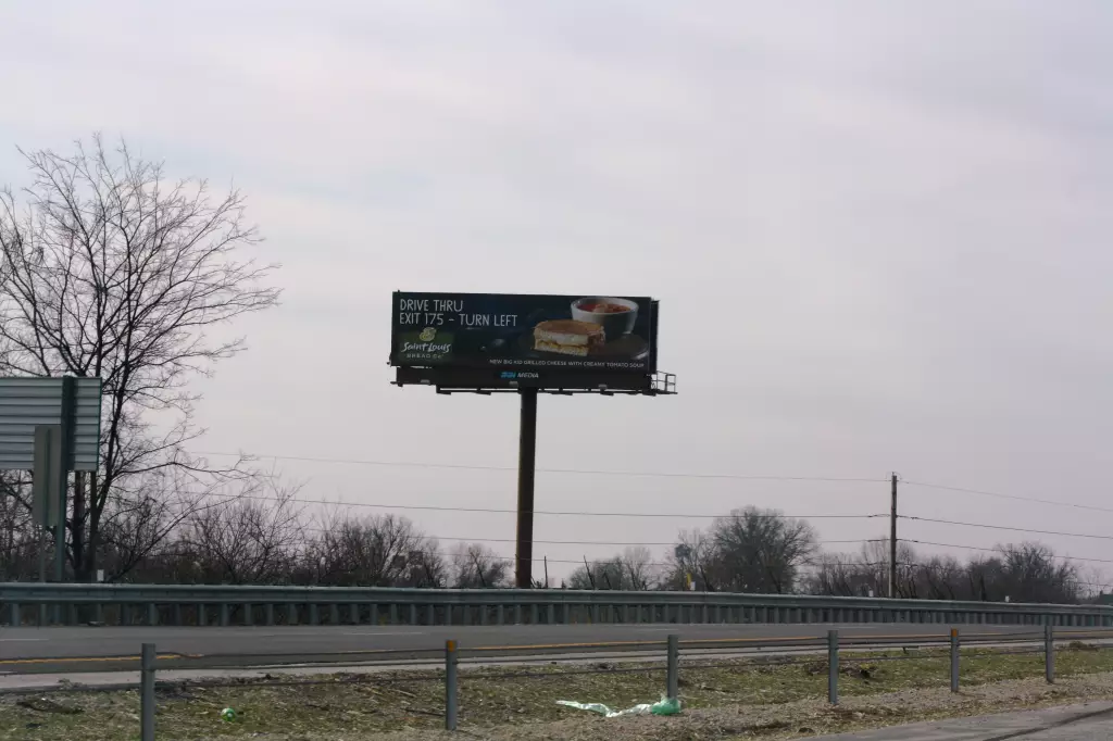 I-55 0.8 mi N/O Hwy A Overpass ES, N/F