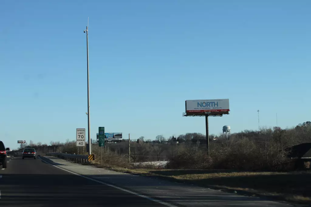 I-55 0.8 mi N/O Hwy A Overpass ES, S/F