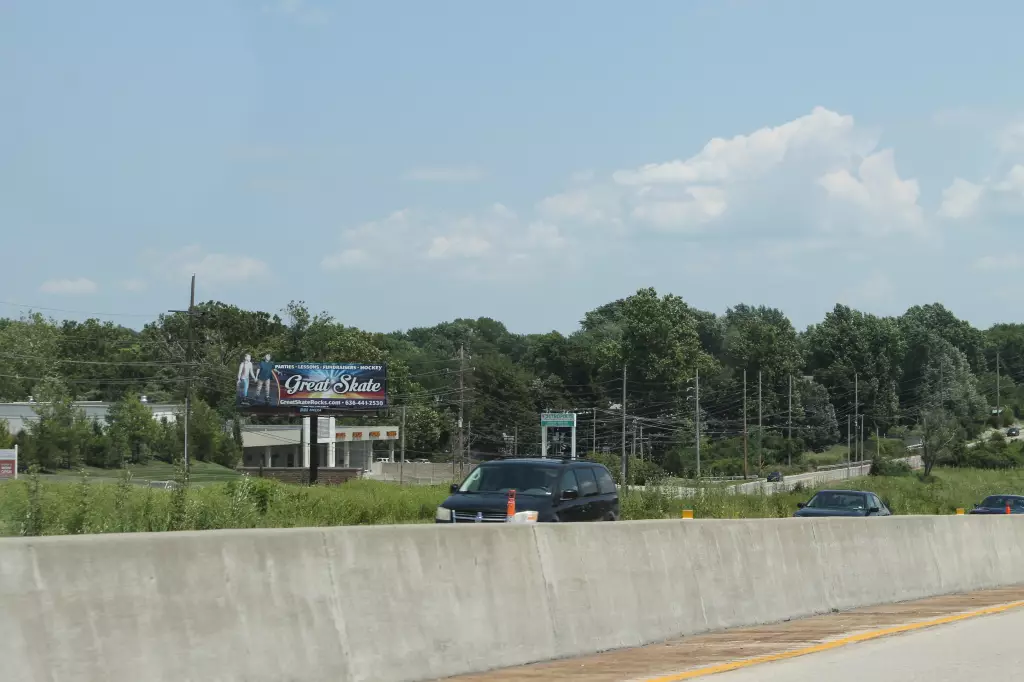 I-70 0.5 mi E/O Cave Springs Exit NS, W/F