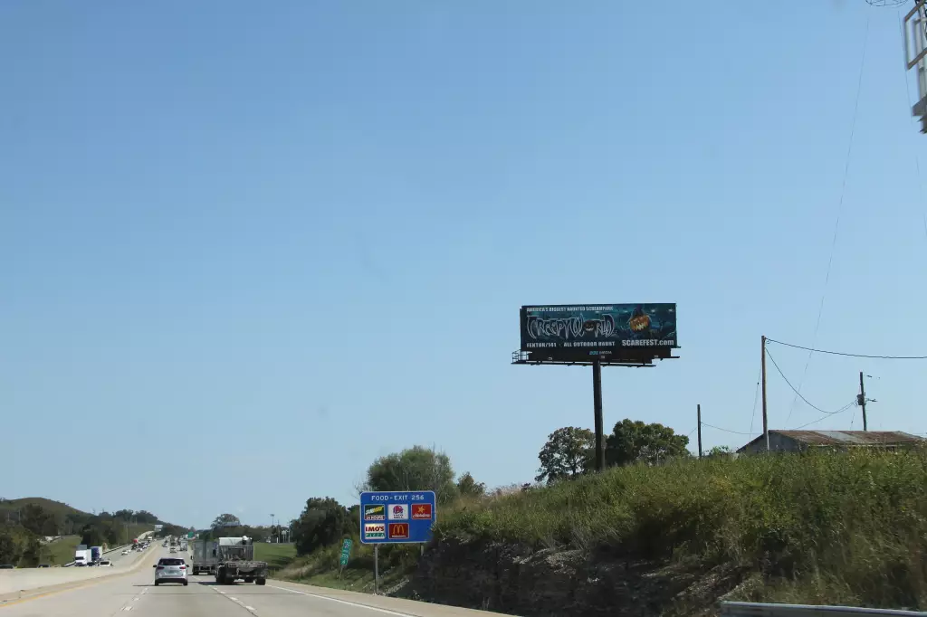 I-44 1.5 mi W/O Pacific Exit SS, W/F