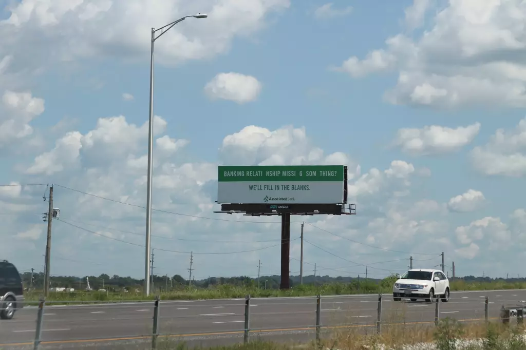 I-64 0.45 mi E/O Hwy 111 Overpass NS, W/F