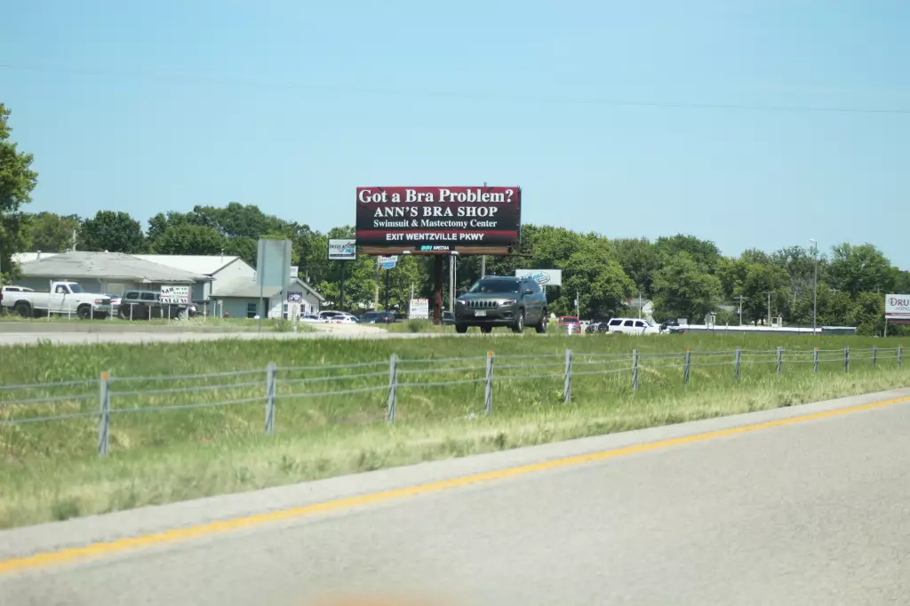 I-70 0.5 mi W/O Exit #200 NS, W/F