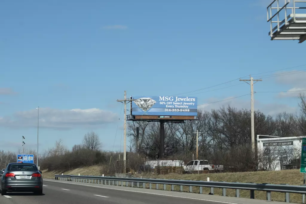 I-170 0.5 mi N/O Page Blvd ES, S/F