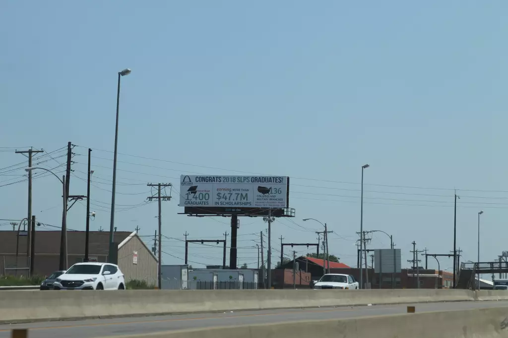 I-70 0.2 mi E/O St. Louis Avenue NS, W/F