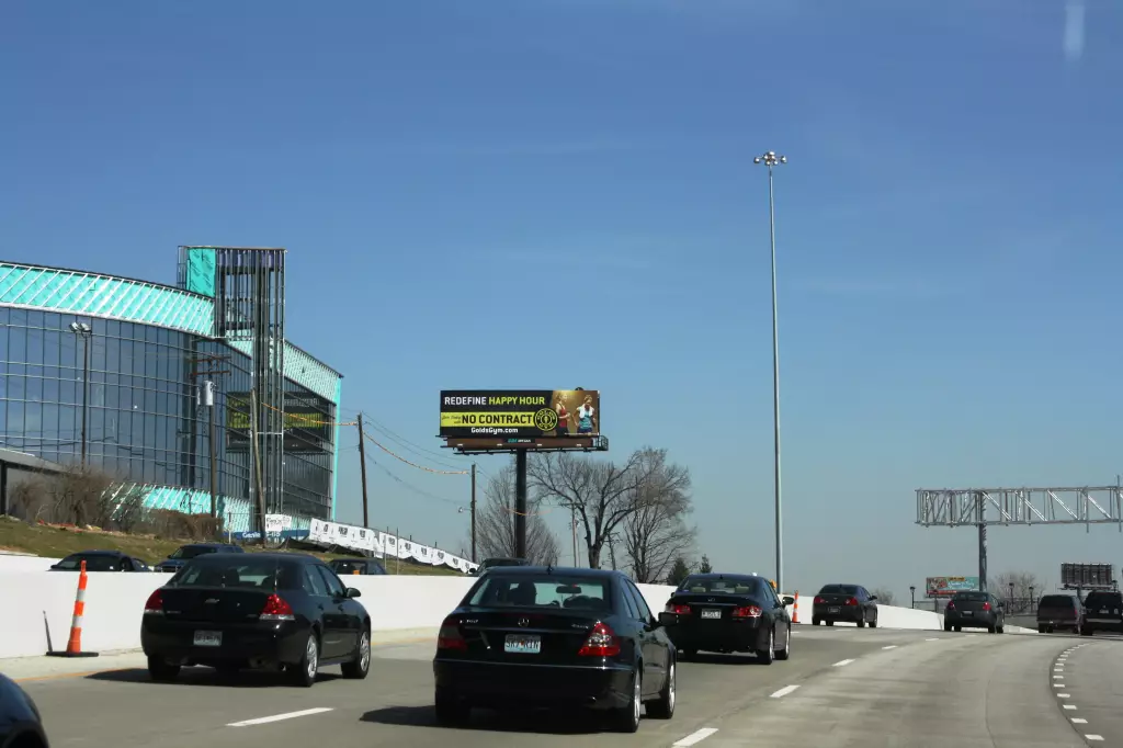 Hwy 40 0.4 mi E/O Kingshighway NS, W/F