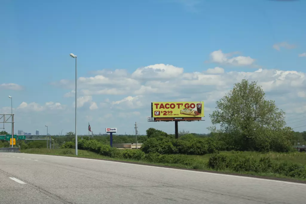 I-55 1.9 mi N/O Lindbergh Blvd ES, S/F