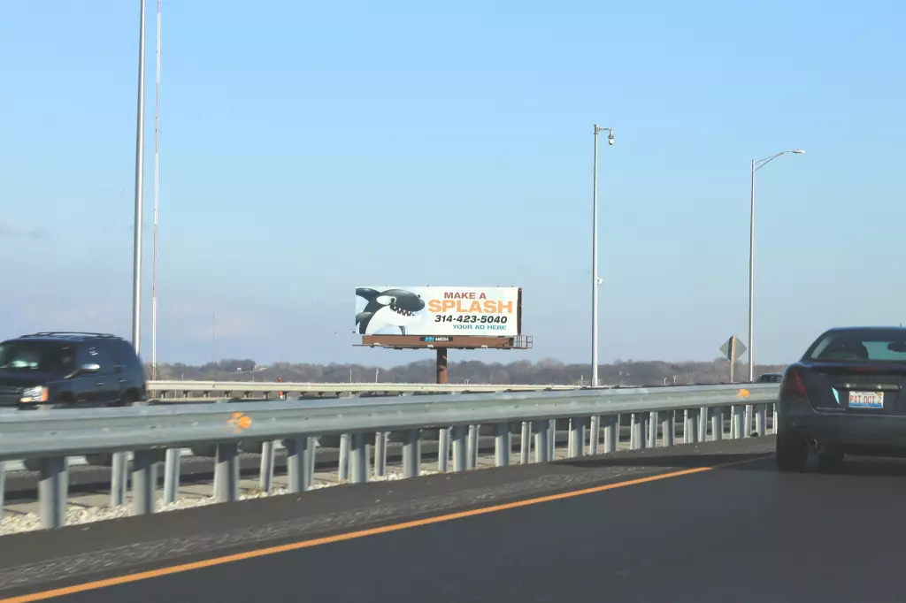 I-64 0.65 mi E/O Hwy 111 NS, W/F