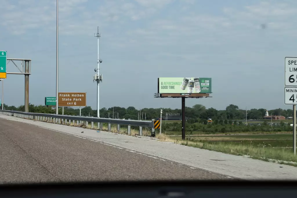 I-64 0.65 mi E/O Hwy 111 NS, E/F