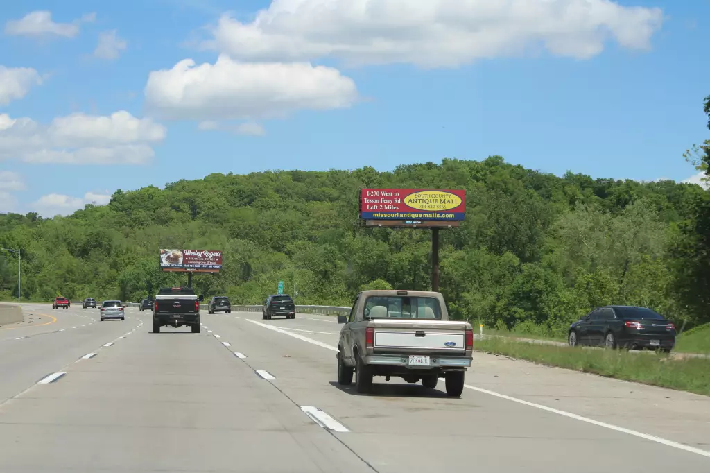 I-55 0.3 mi N/O Imperial/Main Overpass (Exit #186) ES, S/F