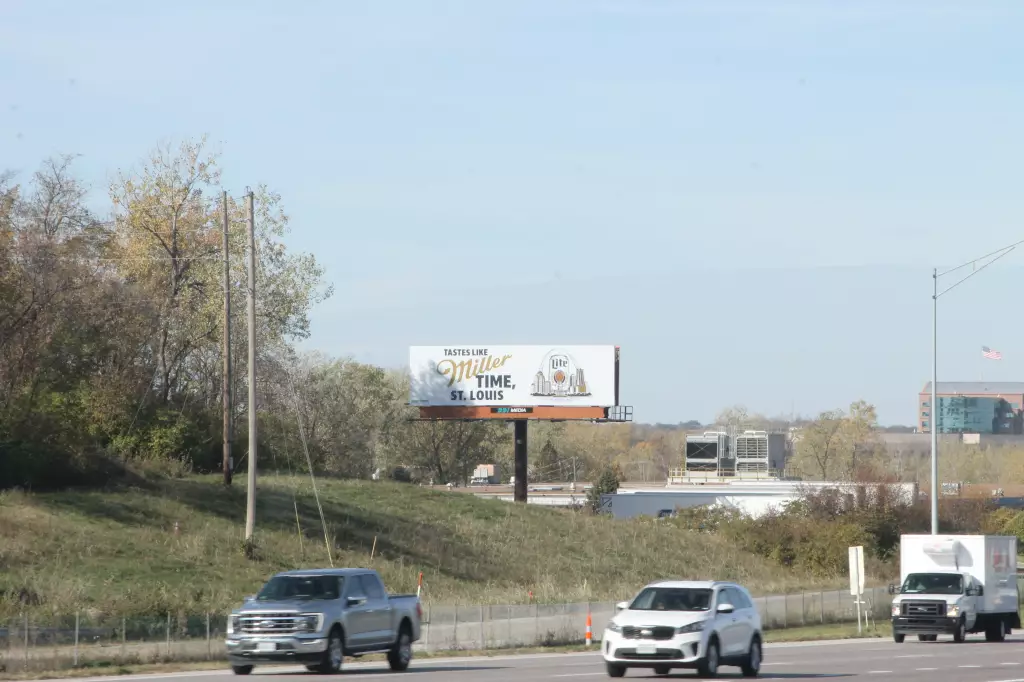 I-70 2000 ft E/O Earth City Expressway SS, E/F