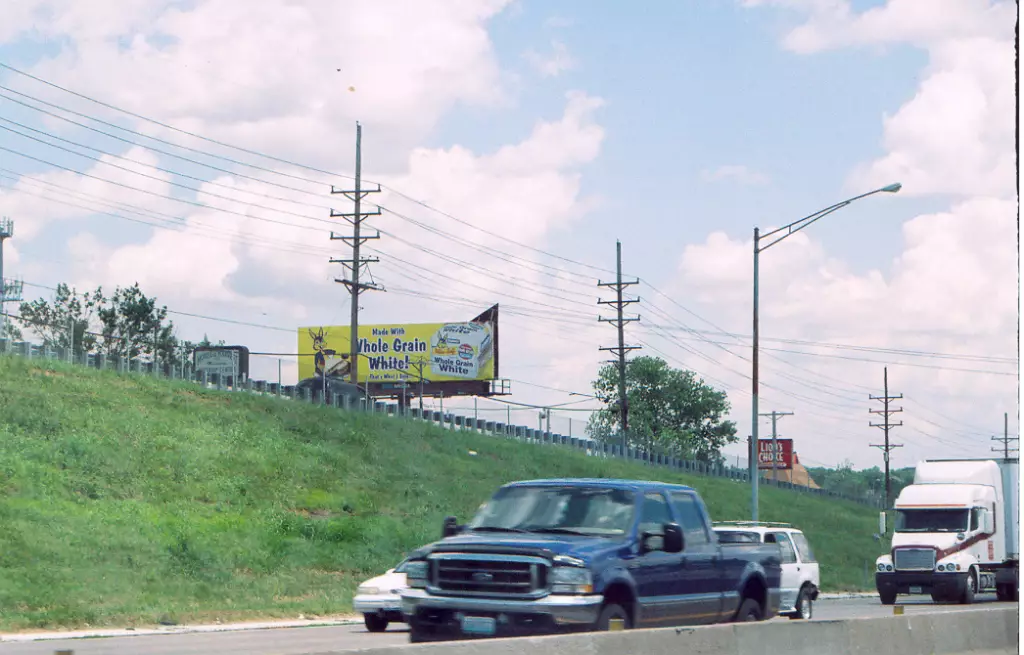 I-270 2000 ft W/O New Halls Ferry Road NS, W/F