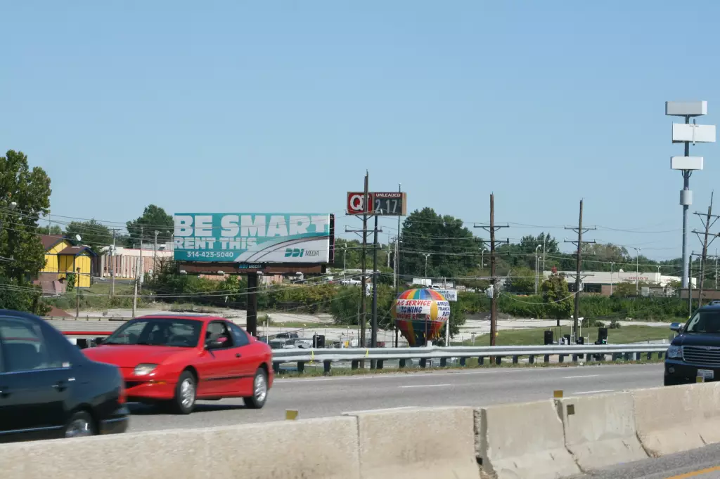 I-270 0.1 mi E/O New Halls Ferry Road NS, W/F
