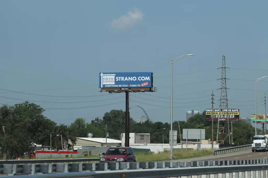 I-64 1.25 mi E/O I-55/I-64 split SS, E/F