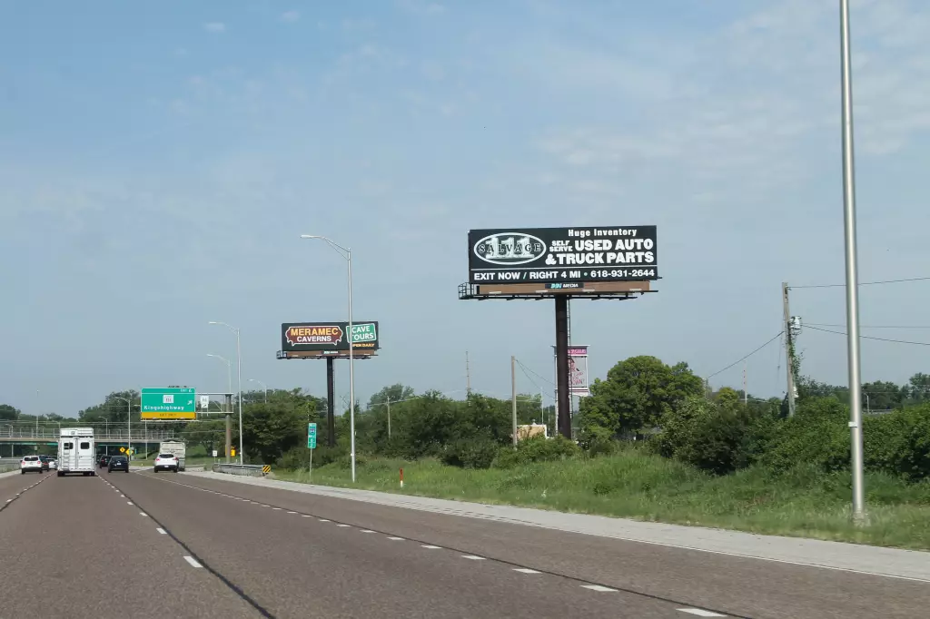 I-64 0.25 mi E/O Hwy 111 NS, E/F