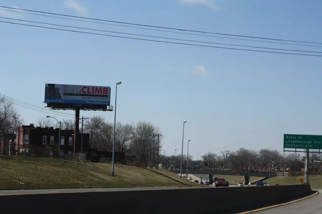 I-55 0.2 mi S/O South Broadway, Exit #204 ES, N/F