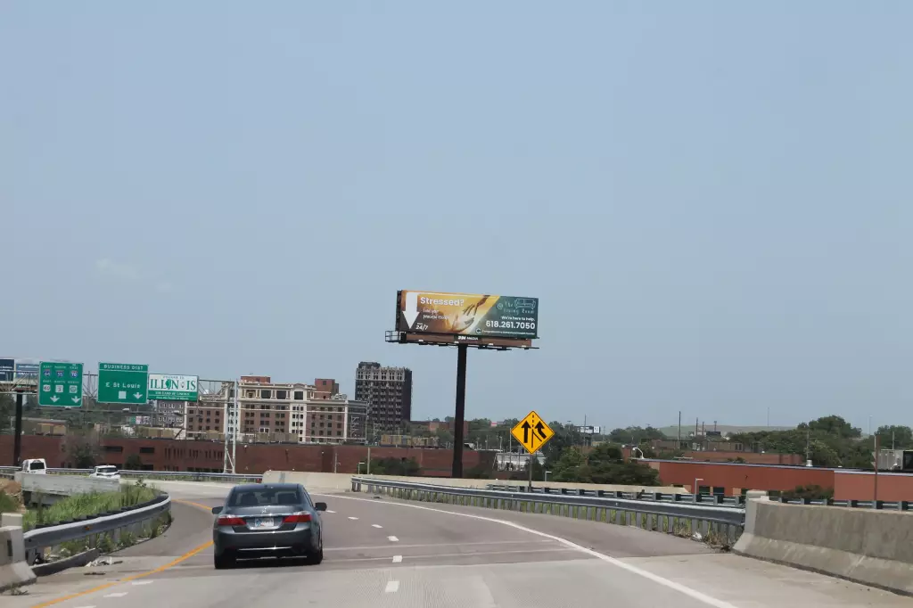 I-55/I-64 1.1 mi E/O Illinois/Missouri State Line SS, W/F