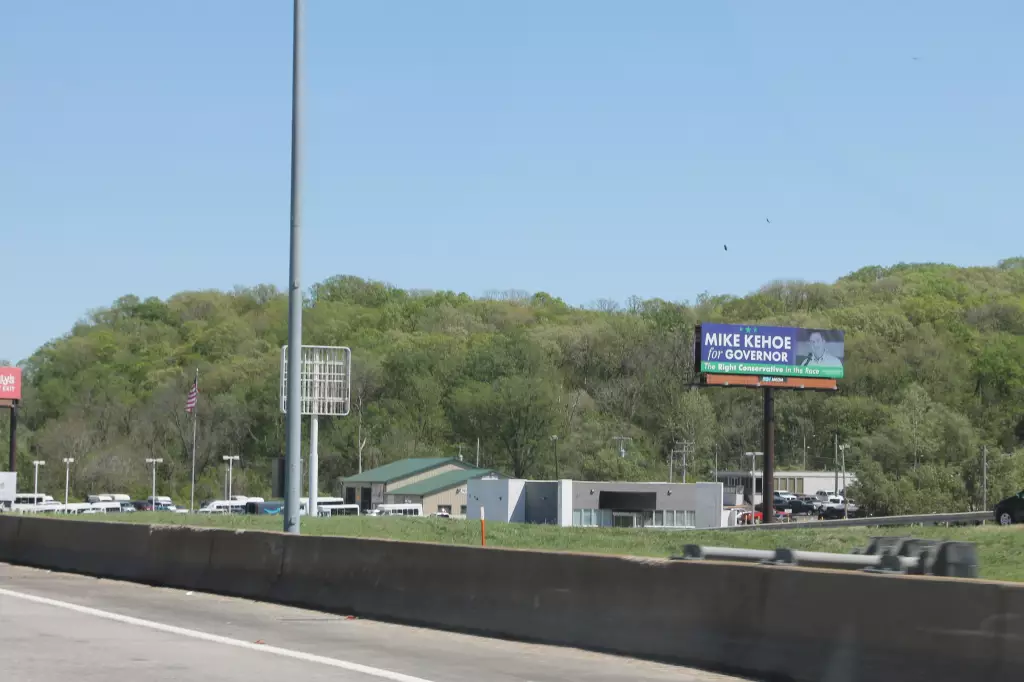 I-44 0.1 mi E/O Hwy 141 SS, W/F