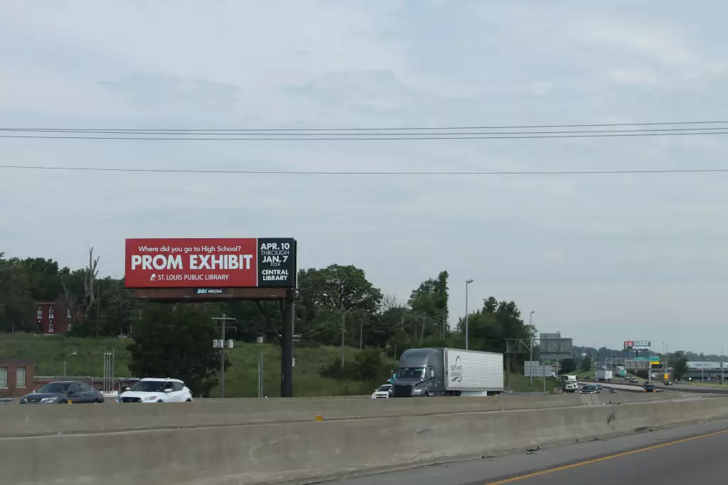 I-70 0.4 mi E/O Adelaide Exit #246B SS, E/F