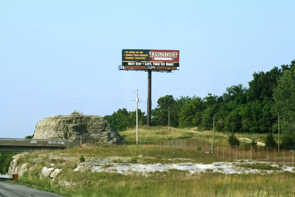 I-55 1.4 mi S/O Herculaneum Exit #178 WS, N/F