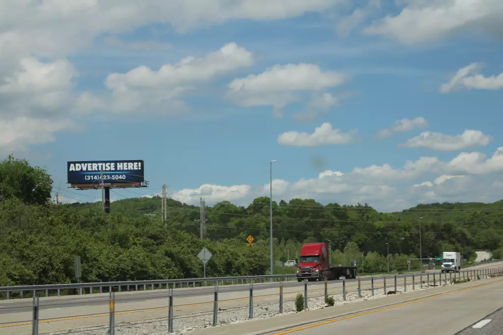 I-55 0.2 mi S/O Barnhart Exit #185 WS, S/F